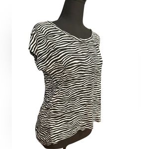 Michael Kors zebra print tee shirt size S